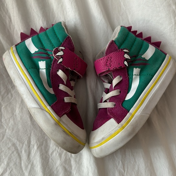 Vans - Picture 2 of 5